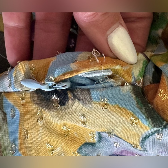 GIGII’S Floral mini dress with puff sleeves - Picture 3 of 8